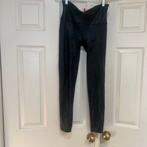 Spanx Faux Leather Leggings Women’s Size Large Black Body Shaping‎ Stretch
